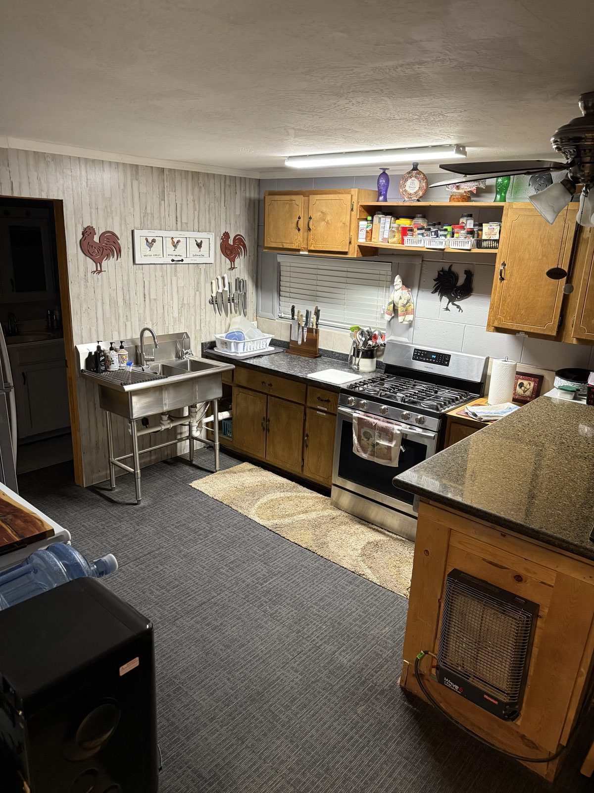 Full kitchen